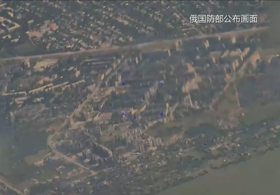 俄称控制两个定居点 乌称打击俄军输油站 