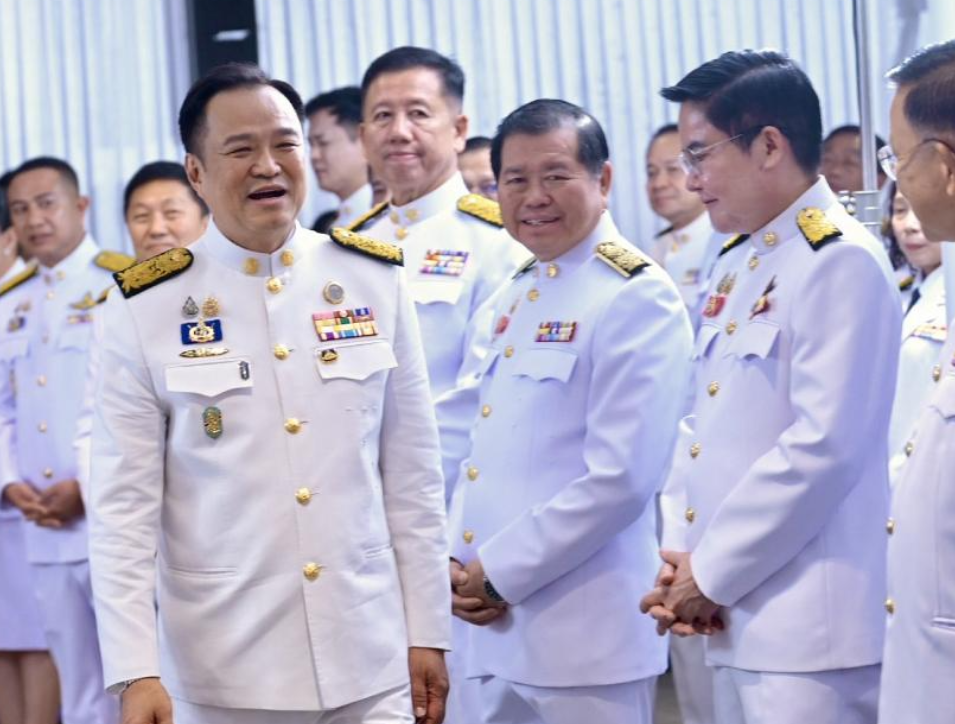 泰国国王批准阿努廷·参威拉军出任总理 