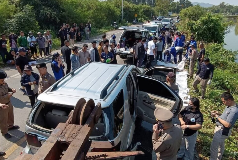 泰国叻武里府发生车祸 致9人死亡 