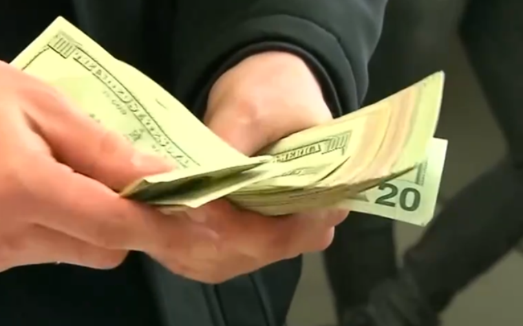 美联储年内连续第三次降息 